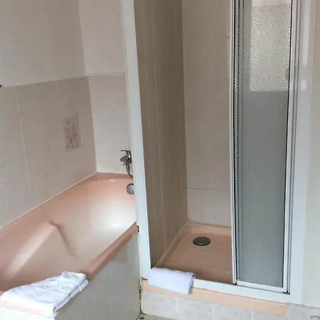 Du Cygne Hotel 2*