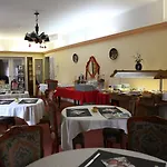 Du Cygne Hotel 2*