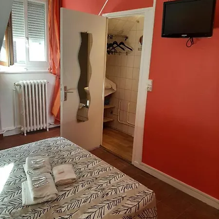 뒤 시뉴 호텔 2*