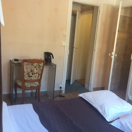 뒤 시뉴 호텔 2*