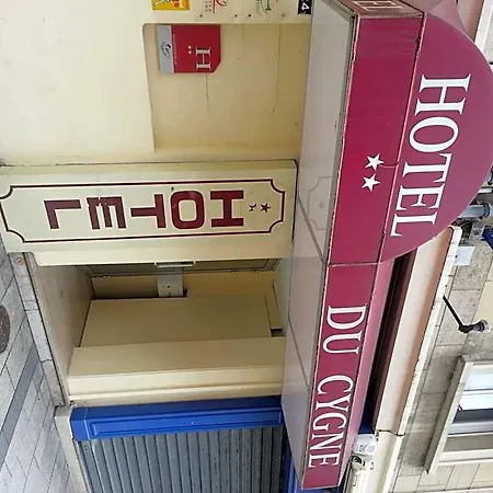 季内酒店 博韦